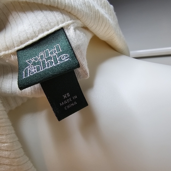 Wild Fable Crop Top Off White - Picture 9 of 13